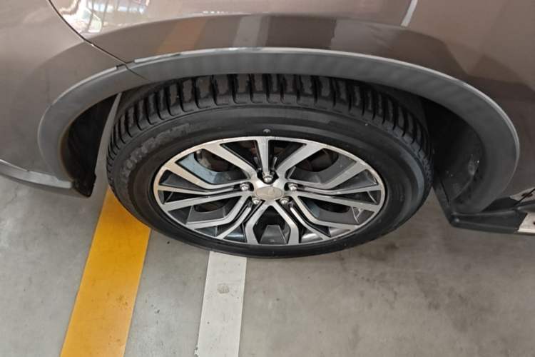 Used Mitsubishi Outlander 2018 2.0L Two-Wheel-Drive Jiale Edition 7-Seater Left Front Wheel Hub