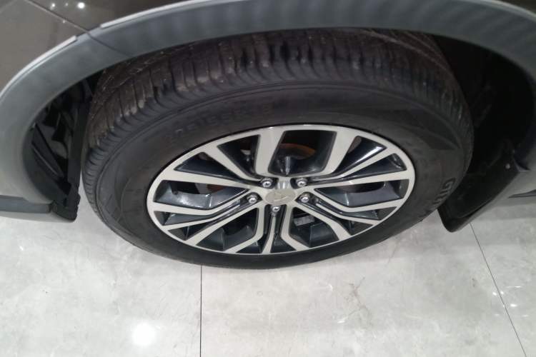 Used Mitsubishi Outlander 2018 2.4L 4x4 Elite Edition 5 Seats Left Front Wheel Hub
