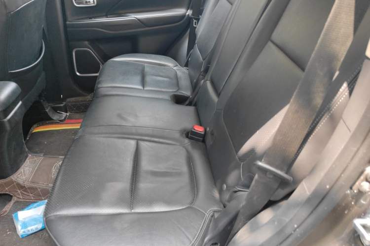 Used Mitsubishi Outlander  Left Rear Seat