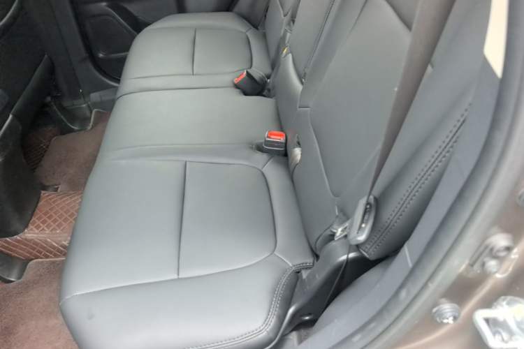Used Mitsubishi Outlander 2018 2.0L Two-Wheel Drive Glory Edition 5 Seats Left Rear Seat