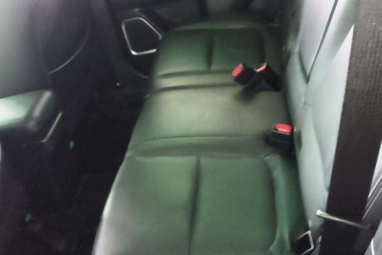 Used Mitsubishi Outlander 2018 2.0L Two-Wheel Drive Glory Edition 5 Seats Left Rear Seat