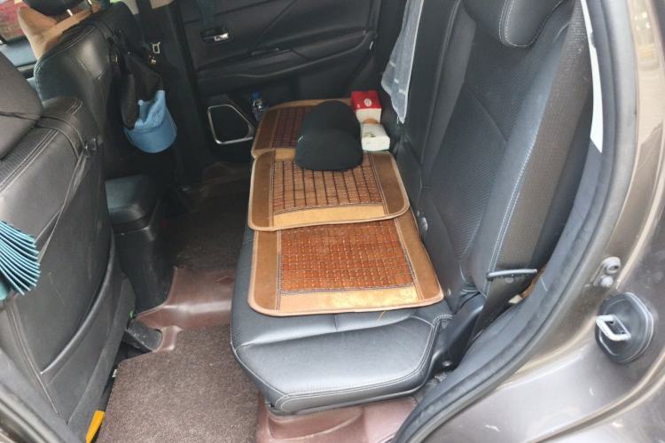 Used Mitsubishi Outlander 2018 2.0L Two-Wheel Drive Glory Edition 5 Seats Left Rear Seat
