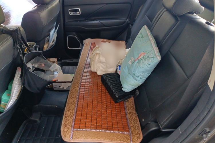 Used Mitsubishi Outlander 2018 2.0L Two-Wheel Drive Glory Edition 5 Seats Left Rear Seat