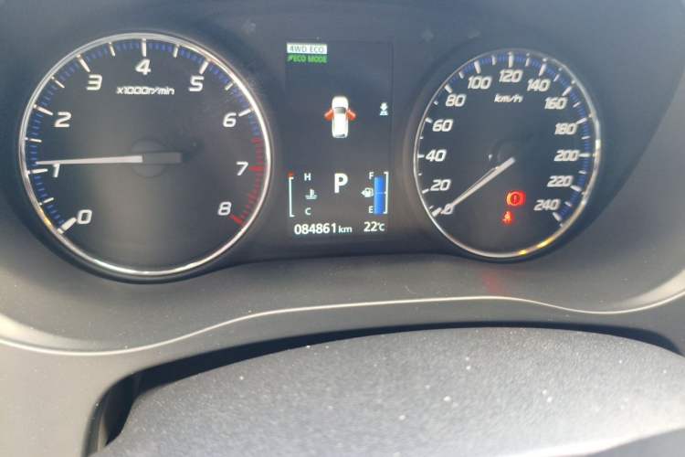 Used Mitsubishi Outlander 2018 2.4L 4x4 Elite Edition 5 Seats Odometer Close Up