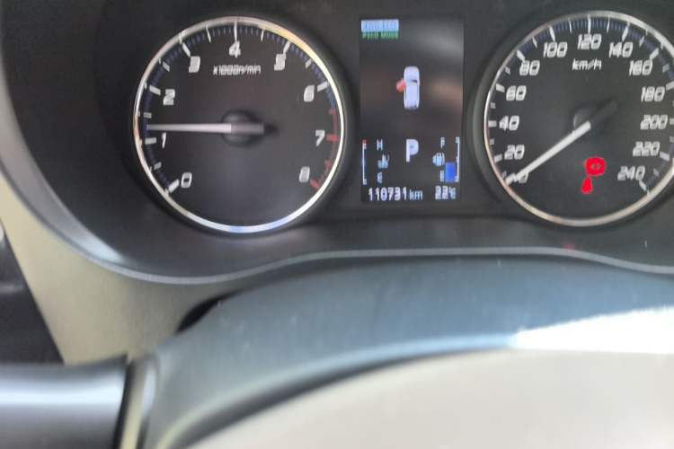 Used Mitsubishi Outlander 2018 2.4L 4x4 Elite Edition 5 Seats Odometer Close Up