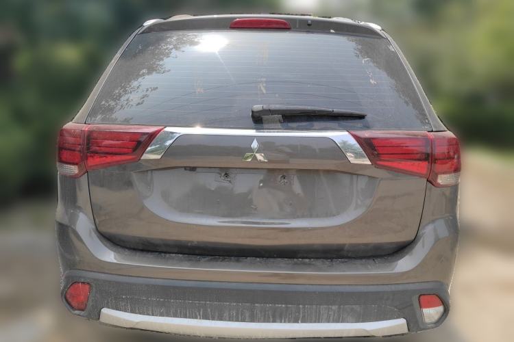 Used Mitsubishi Outlander  Rear