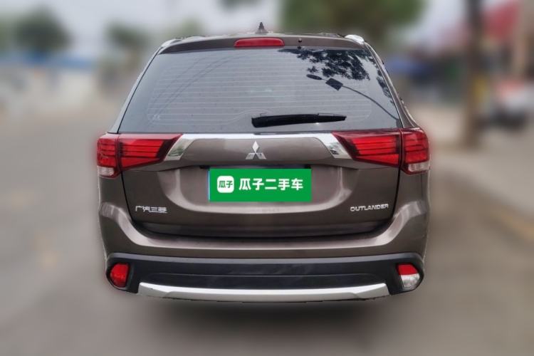 Used Mitsubishi Outlander 2018 2.0L Two-Wheel Drive Glory Edition 5 Seats Rear