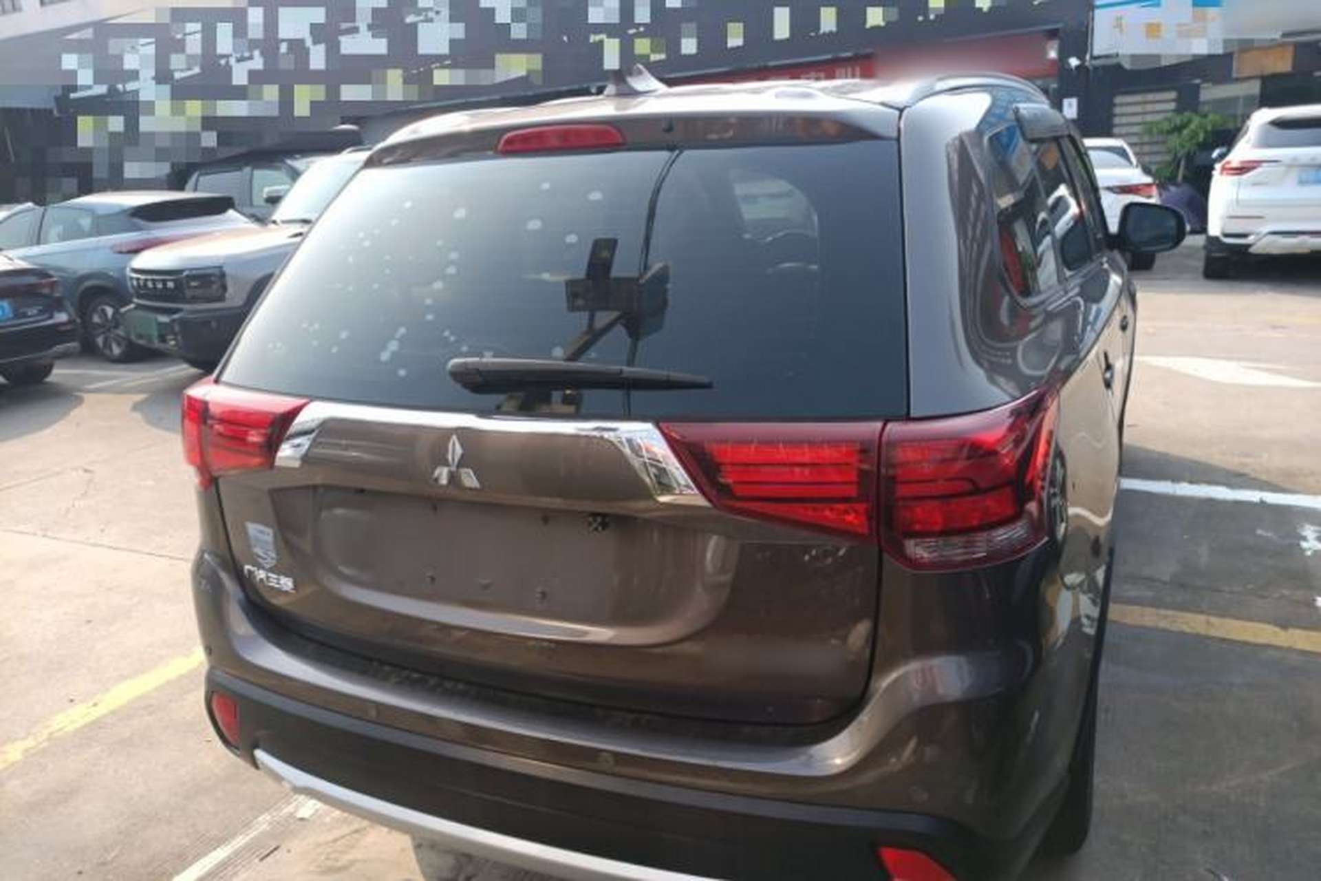 Used Mitsubishi Outlander 2018 2.0L Two-Wheel-Drive Jiale Edition 7-Seater Rear