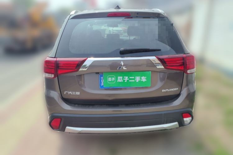 Used Mitsubishi Outlander 2018 2.0L Two-Wheel Drive Glory Edition 5 Seats Rear