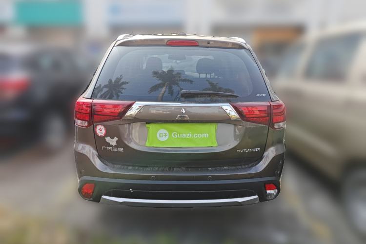 Used Mitsubishi Outlander 2018 2.4L 4x4 Luxury Edition 7-Seater Rear
