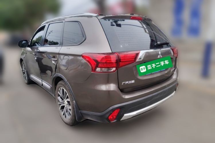 Used Mitsubishi Outlander 2018 2.0L Two-Wheel Drive Glory Edition 5 Seats Rear Left 45 Deg