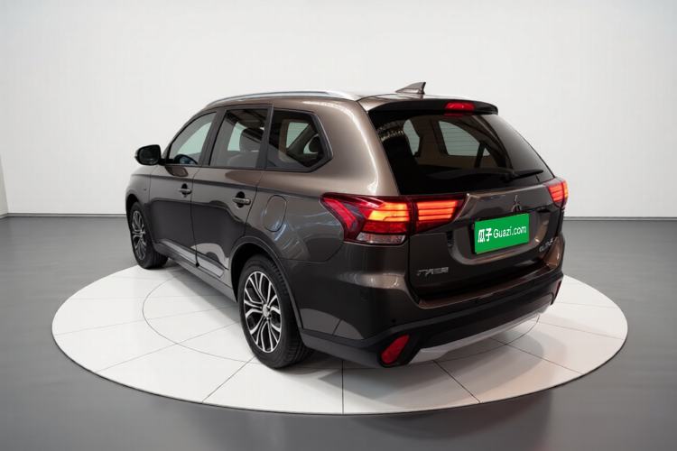 Used Mitsubishi Outlander 2018 2.0L Two-Wheel-Drive Jiale Edition 7-Seater Rear Left 45 Deg