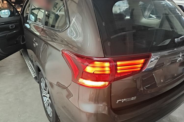 Used Mitsubishi Outlander 2018 2.0L Two-Wheel-Drive Jiale Edition 7-Seater Rear Left 45 Deg