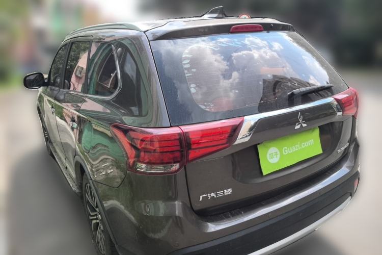 Used Mitsubishi Outlander 2018 2.4L 4x4 Elite Edition 5 Seats Rear Left 45 Deg