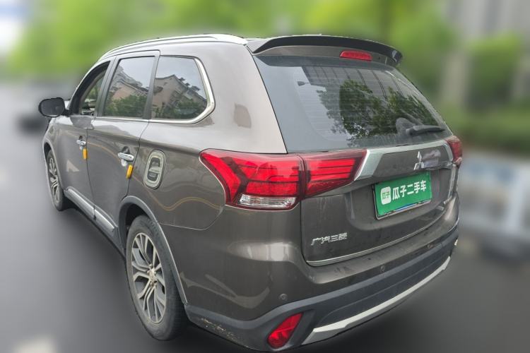 Used Mitsubishi Outlander 2018 2.4L 4x4 Prestige Edition 7 Seats Rear Left 45 Deg