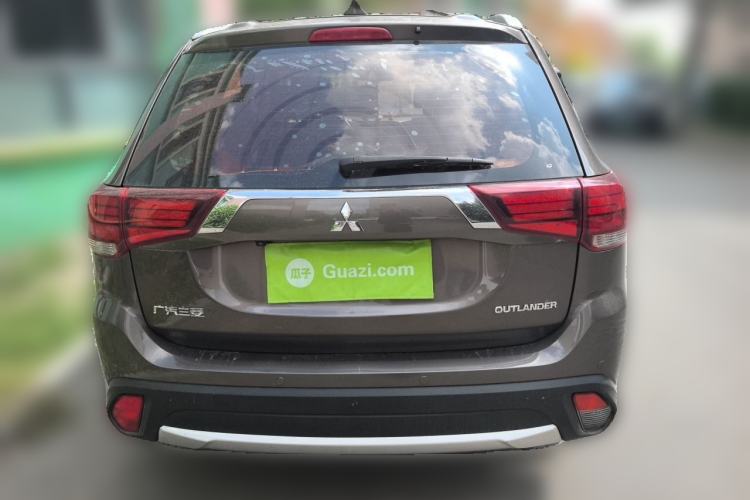 Used Mitsubishi Outlander 2018 2.4L 4x4 Elite Edition 5 Seats Rear