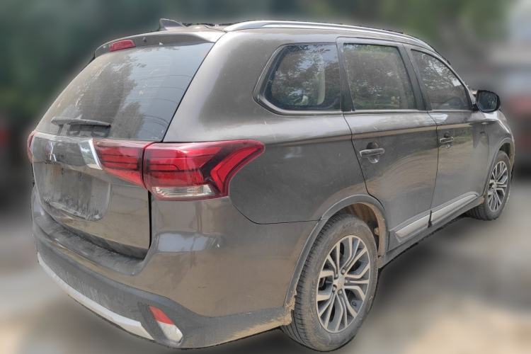 Used Mitsubishi Outlander  Rear Right 45 Deg