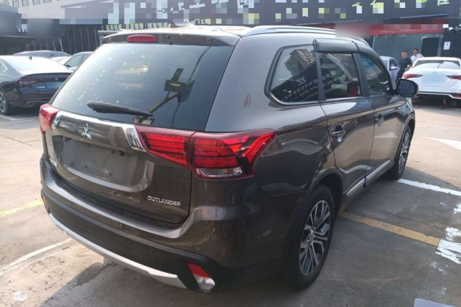Used Mitsubishi Outlander 2018 2.0L Two-Wheel-Drive Jiale Edition 7-Seater Rear Right 45 Deg