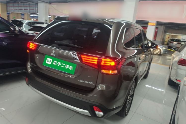 Used Mitsubishi Outlander 2018 2.4L 4x4 Elite Edition 5 Seats Rear Right 45 Deg