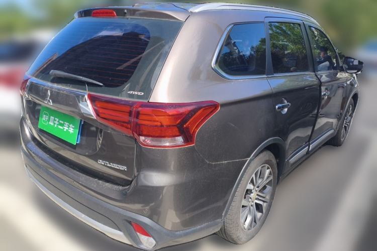 Used Mitsubishi Outlander 2018 2.4L 4x4 Elite Edition 5 Seats Rear Right 45 Deg