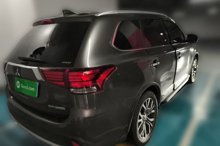 Used Mitsubishi Outlander 2018 2.4L 4x4 Elite Edition 5 Seats Rear Right 45 Deg