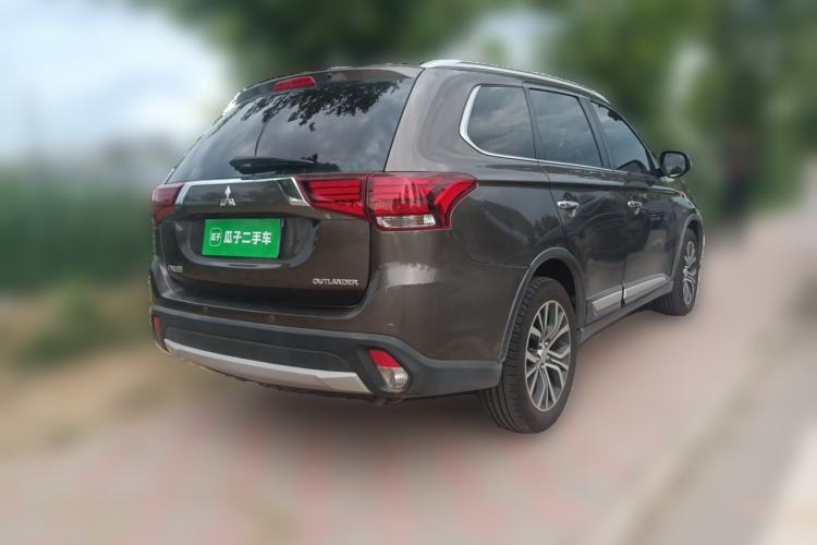 Used Mitsubishi Outlander 2018 2.4L 4x4 Elite Edition 5 Seats Rear Right 45 Deg