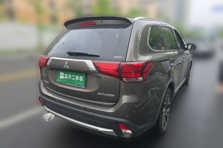Used Mitsubishi Outlander 2018 2.4L 4x4 Prestige Edition 7 Seats Rear Right 45 Deg