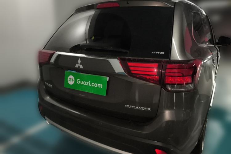 Used Mitsubishi Outlander 2018 2.4L 4x4 Elite Edition 5 Seats Rear
