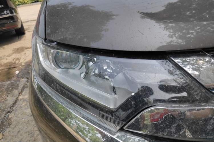 Used Mitsubishi Outlander  Right Front Headlight