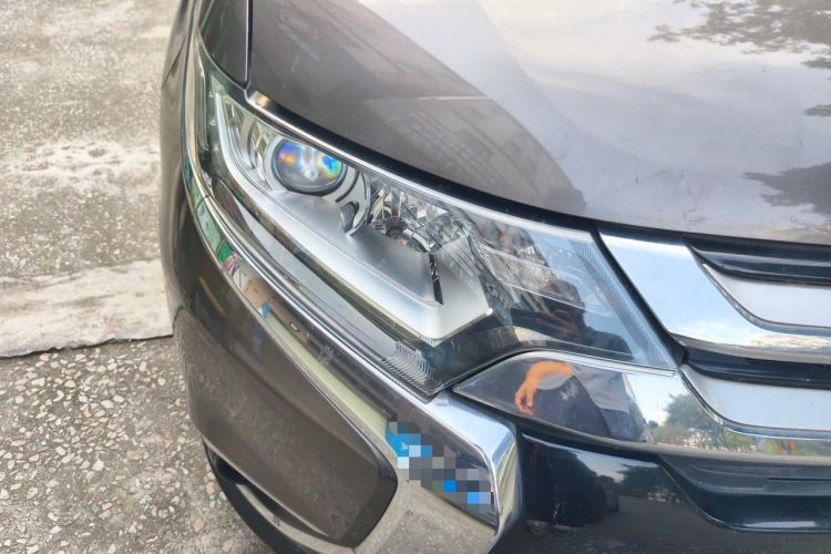 Used Mitsubishi Outlander 2018 2.0L Two-Wheel Drive Glory Edition 5 Seats Right Front Headlight