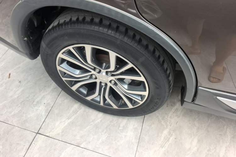 Used Mitsubishi Outlander 2018 2.0L Two-Wheel Drive Glory Edition 5 Seats Right Rear Wheel Hub