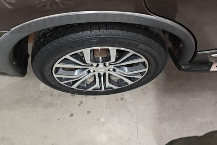 Used Mitsubishi Outlander 2018 2.0L Two-Wheel-Drive Jiale Edition 7-Seater Right Rear Wheel Hub