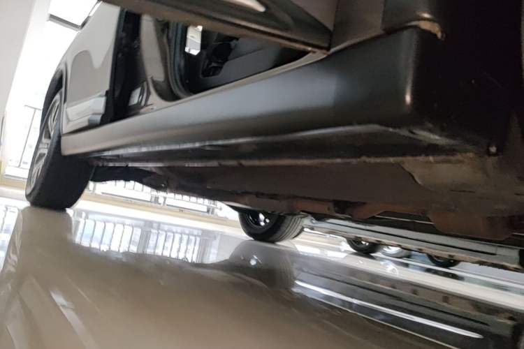 Used Mitsubishi Outlander 2018 2.0L Two-Wheel Drive Glory Edition 5 Seats Right Side Sill