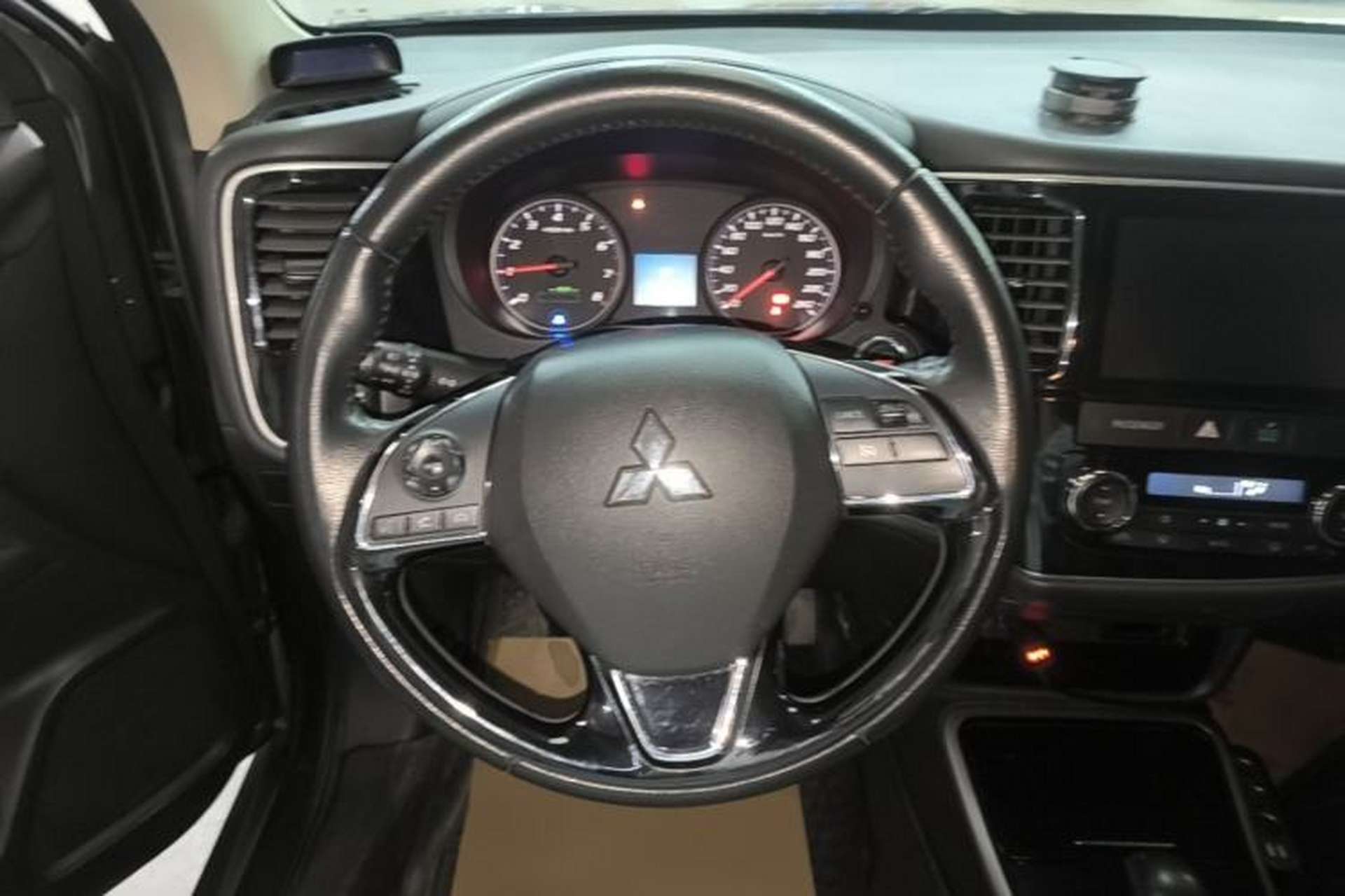 Used Mitsubishi Outlander 2018 2.0L Two-Wheel-Drive Jiale Edition 7-Seater Steering Wheel