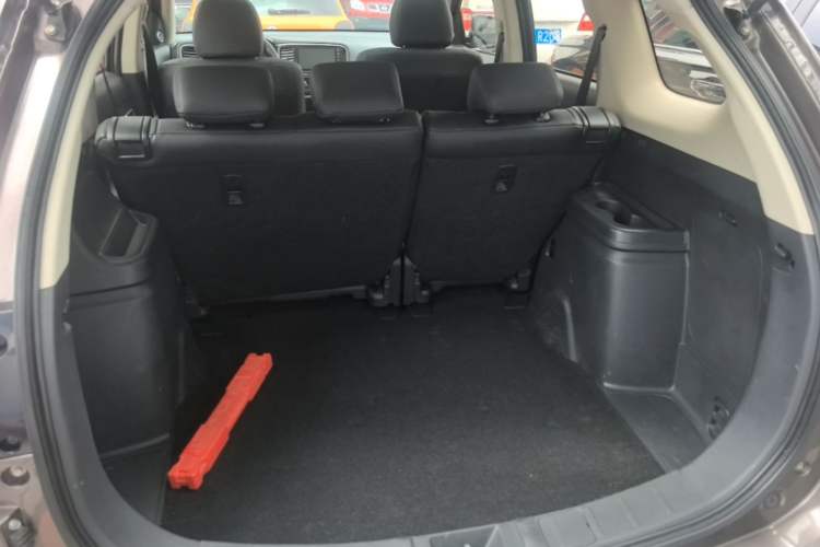 Used Mitsubishi Outlander 2018 2.0L Two-Wheel Drive Glory Edition 5 Seats Trunk