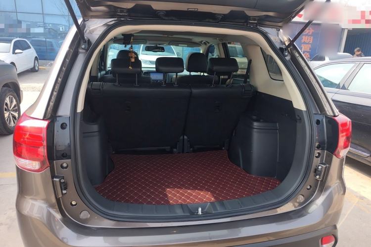 Used Mitsubishi Outlander 2018 2.0L Two-Wheel Drive Glory Edition 5 Seats Trunk