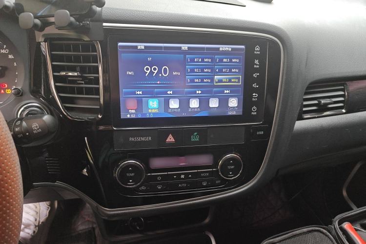 Used Mitsubishi Outlander 2018 2.0L Two-Wheel Drive Glory Edition 5 Seats Audio And AC Panel