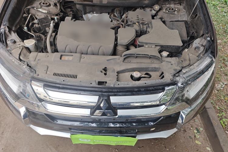 Used Mitsubishi Outlander 2018 2.0L Two-Wheel Drive Glory Edition 5 Seats Engine Bay
