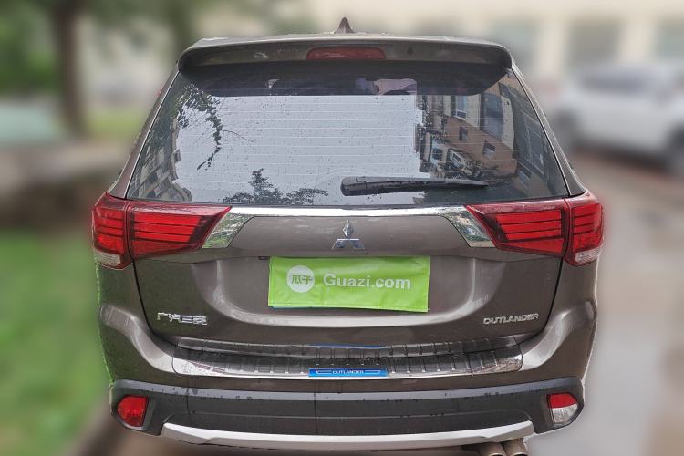 Used Mitsubishi Outlander 2018 2.0L Two-Wheel Drive Glory Edition 5 Seats Exterior 4
