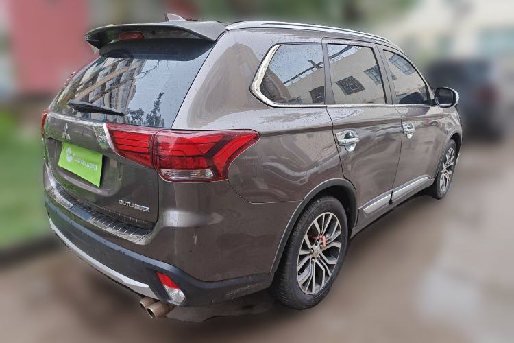 Used Mitsubishi Outlander 2018 2.0L Two-Wheel Drive Glory Edition 5 Seats Exterior 5