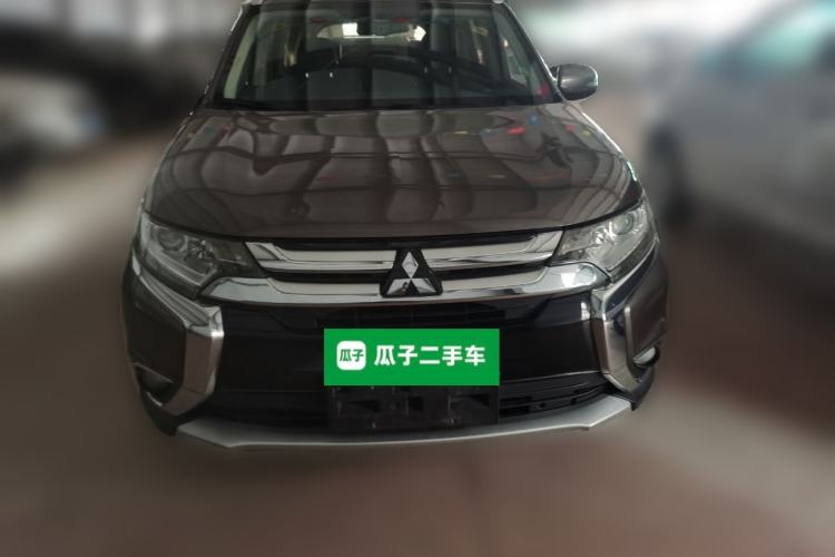 Used Mitsubishi Outlander 2018 2.0L Two-Wheel Drive Glory Edition 5 Seats Front