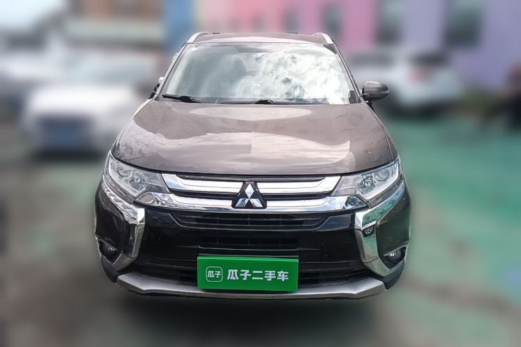 Used Mitsubishi Outlander 2018 2.0L Two-Wheel-Drive Jiale Edition 7-Seater Front