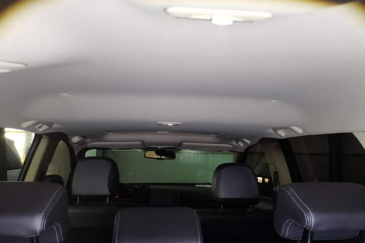 Used Mitsubishi Outlander 2018 2.0L Two-Wheel Drive Glory Edition 5 Seats Headliner