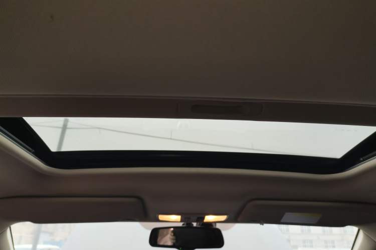 Used Mitsubishi Outlander 2018 2.4L 4x4 Luxury Edition 7-Seater Headliner