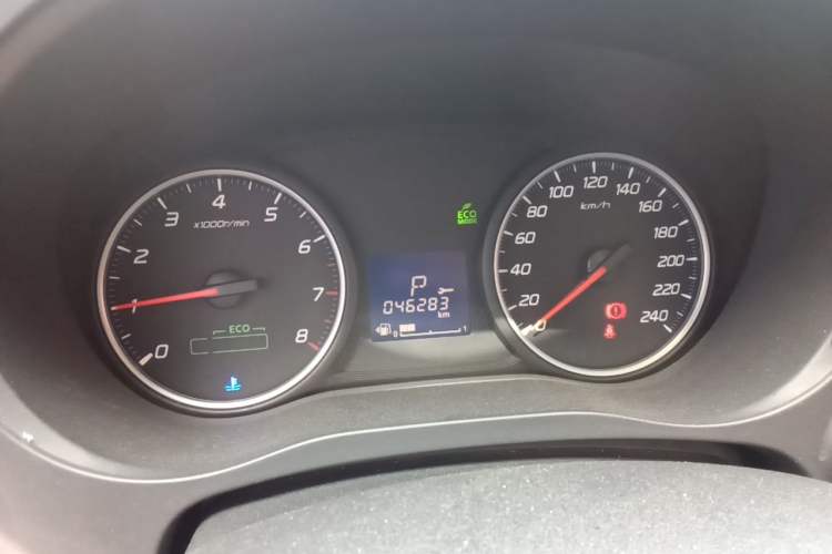 Used Mitsubishi Outlander 2018 2.0L Two-Wheel-Drive Jiale Edition 7-Seater Instrument Cluster