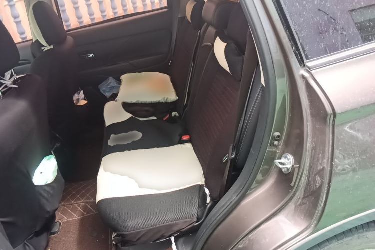 Used Mitsubishi Outlander 2018 2.0L Two-Wheel-Drive Jiale Edition 7-Seater Left Rear Seat