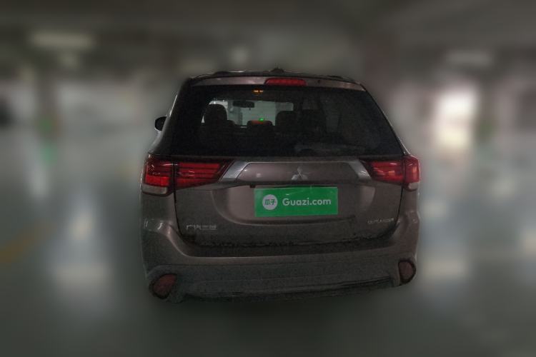 Used Mitsubishi Outlander 2018 2.0L Two-Wheel Drive Glory Edition 5 Seats Rear