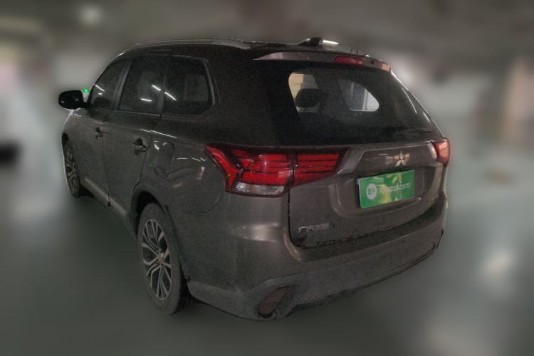 Used Mitsubishi Outlander 2018 2.0L Two-Wheel Drive Glory Edition 5 Seats Rear Left 45 Deg