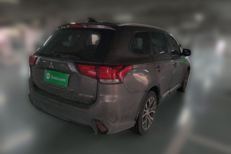 Used Mitsubishi Outlander 2018 2.0L Two-Wheel Drive Glory Edition 5 Seats Rear Right 45 Deg