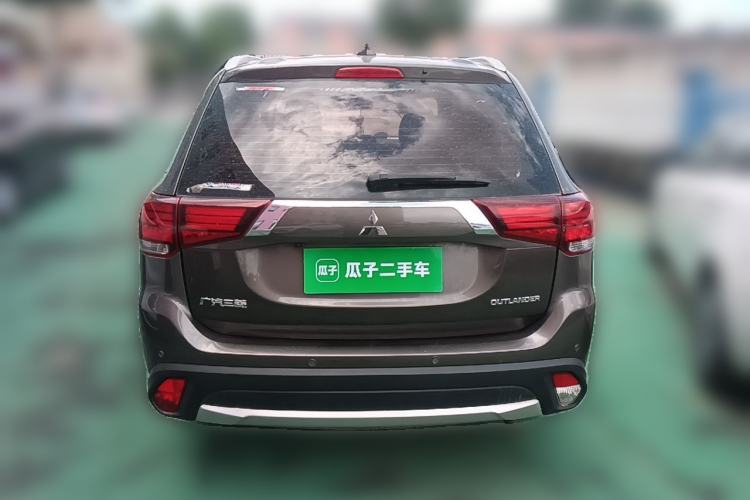 Used Mitsubishi Outlander 2018 2.0L Two-Wheel-Drive Jiale Edition 7-Seater Rear
